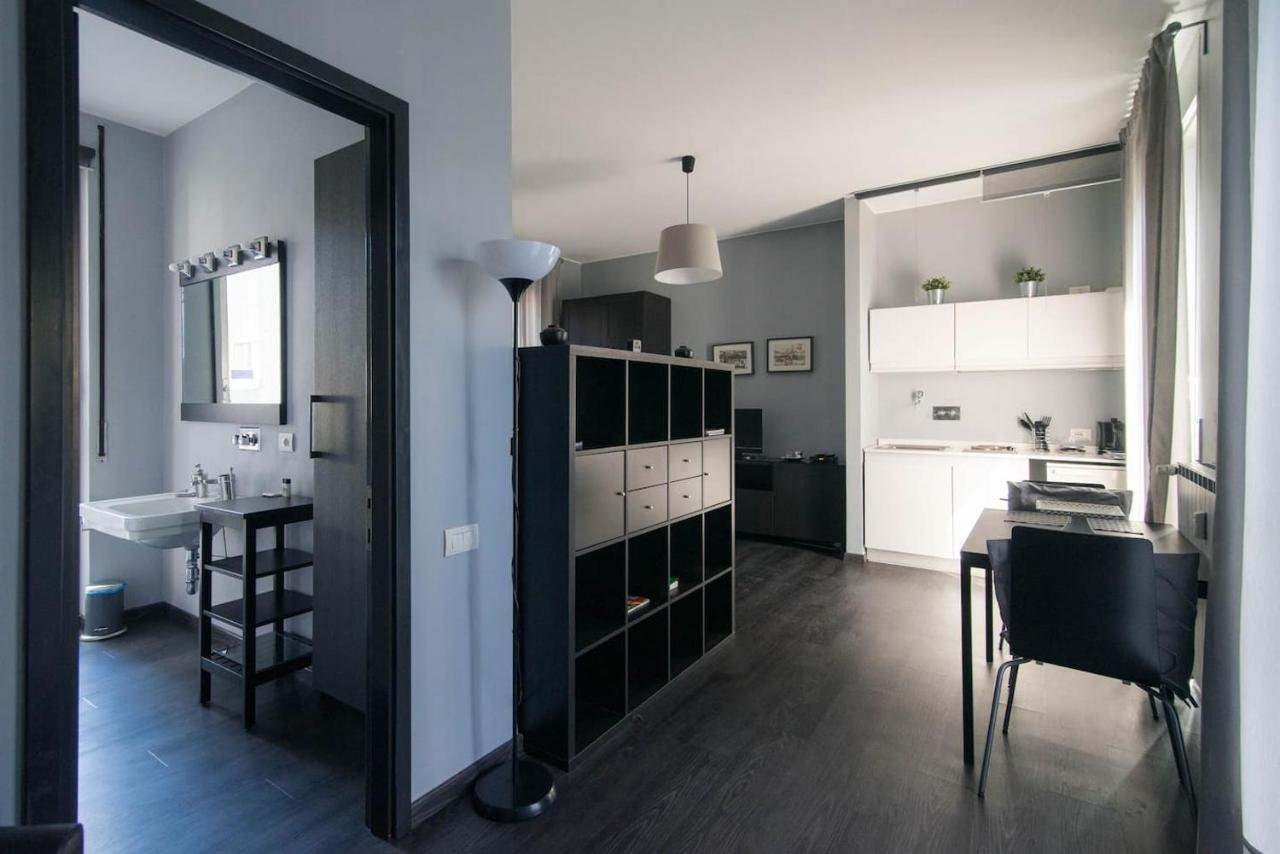 Via Mentana 32 - The House Of Travelers Apartment Como Exterior photo