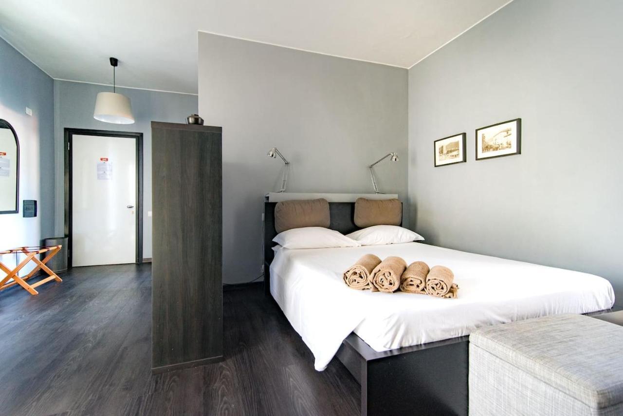 Via Mentana 32 - The House Of Travelers Apartment Como Exterior photo